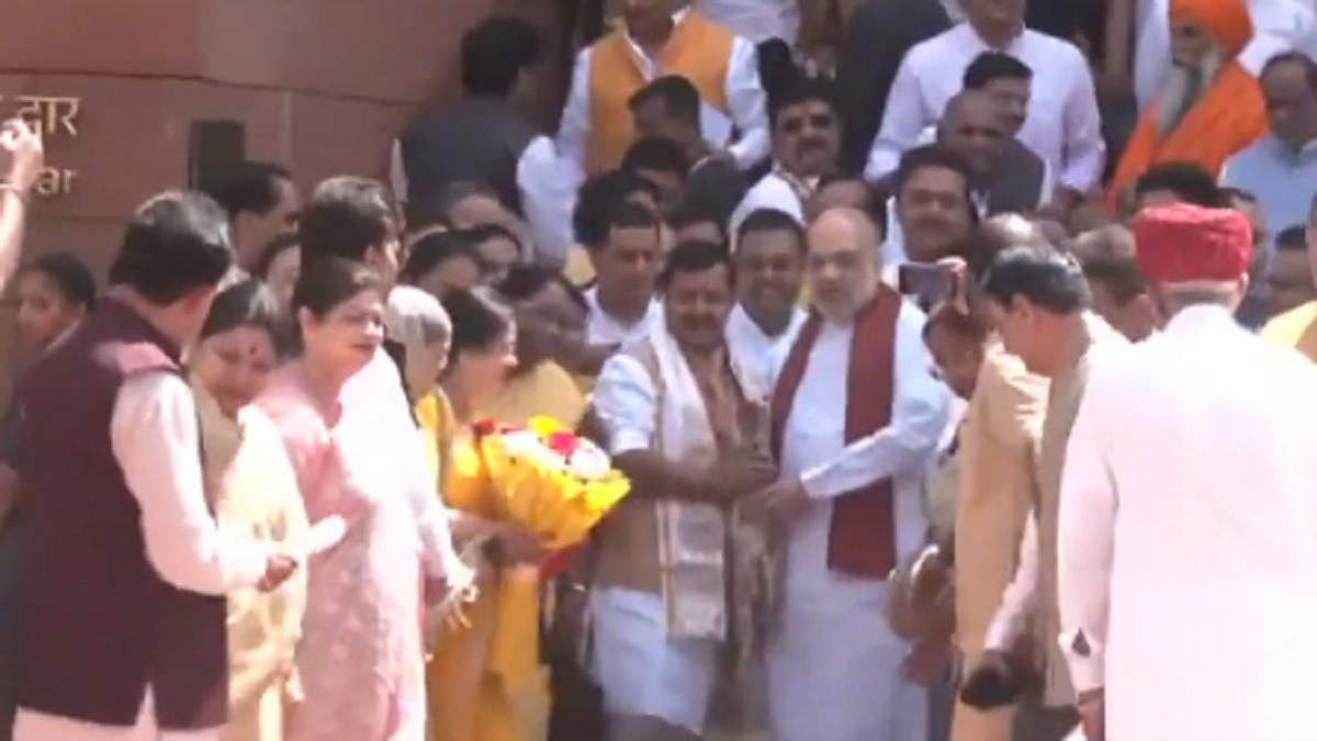 पहली बार संसद पहुंचे बीजेपी अध्यक्ष नितिन नबीन का अमित शाह ने किया स्वागत, विशेष सत्र में लेंगे हिस्सा