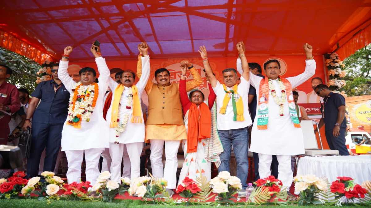 पश्चिम बंगाल में जमकर गरजे सीएम डॉ. मोहन, बोले- ममता अब दीदी नहीं, ‘अप्पी’ हो गई हैं, BJP प्रत्याशियों के पक्ष में मांगा वोट 