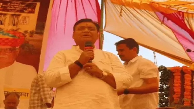 डोटासरा का PM मोदी पर बड़ा हमला: ईरान-इजरायल युद्ध में नहीं रोए, अब आंसू बहा रहे, रिफाइनरी आग पर उठाए सवाल