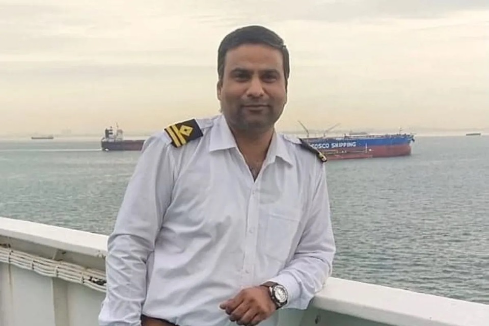 Hormuz Strait: ईरानी सेना के कब्जे में श्रीगंगानगर का बेटा; जहाज पर हुई फायरिंग, टूट गया संपर्क