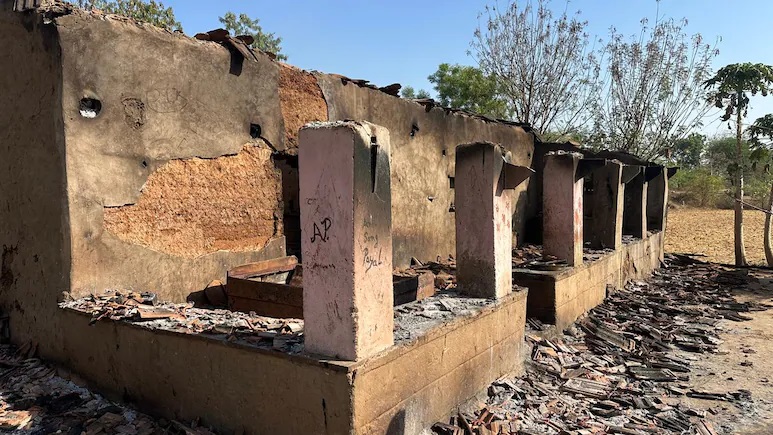 Banswara में बवाल: पुराने इश्क ने सुलगाई नफरत की आग, युवक की हत्या के बाद 40 घर फूंके, जंगल में भागे लोग