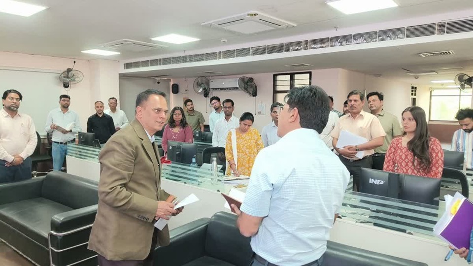 PM SHRI Schools Reality Check: 35% स्कूलों में कंप्यूटर लैब ही नहीं, खाली पद भरने के लिए CS ने दिए कड़े निर्देश