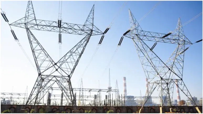 Rajasthan News: उदयपुर में बड़ा हादसा; खंभे पर चढ़ा था लाइनमैन, अचानक चालू हुई बिजली, शरीर के उड़े चिथड़े