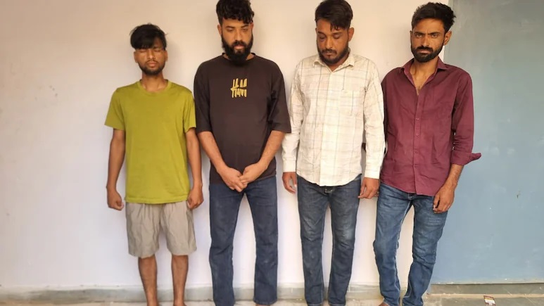 Rajasthan News: जयपुर में फेसबुक फ्रेंड ने बिछाया हुस्न का जाल, किसान का बनाया अश्लील वीडियो, फिर मांगे 15 लाख; पुलिस ने फिल्मी स्टाइल में पकड़ा