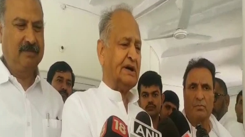 Rajasthan Politics: गहलोत ने खोली सियासी फाइल: PM मोदी पर लगाया महिलाओं को भड़काने का आरोप, बोले- लोकतंत्र को रूस और चीन बनाने की तैयारी