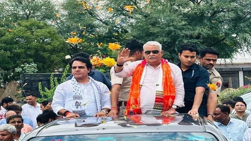 Rajasthan News: दौसा में बाबा का जलवा; मिलावटखोरों को 10 साल जेल की चेतावनी, महवा-समलेटी को मिली 100 करोड़ से ज्यादा की सौगातें