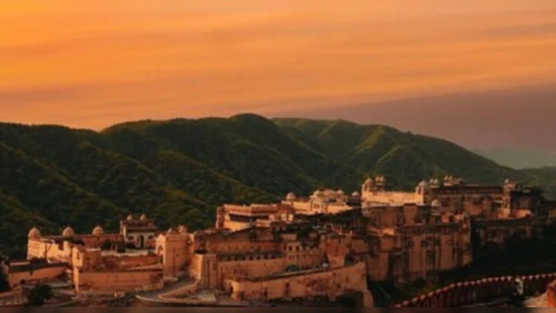 Rajasthan Weather Update: राजस्थान में झुलसाने वाली गर्मी, दोपहर में सड़कों पर पसरा सन्नाटा, मौसम विभाग ने दी बड़ी चेतावनी