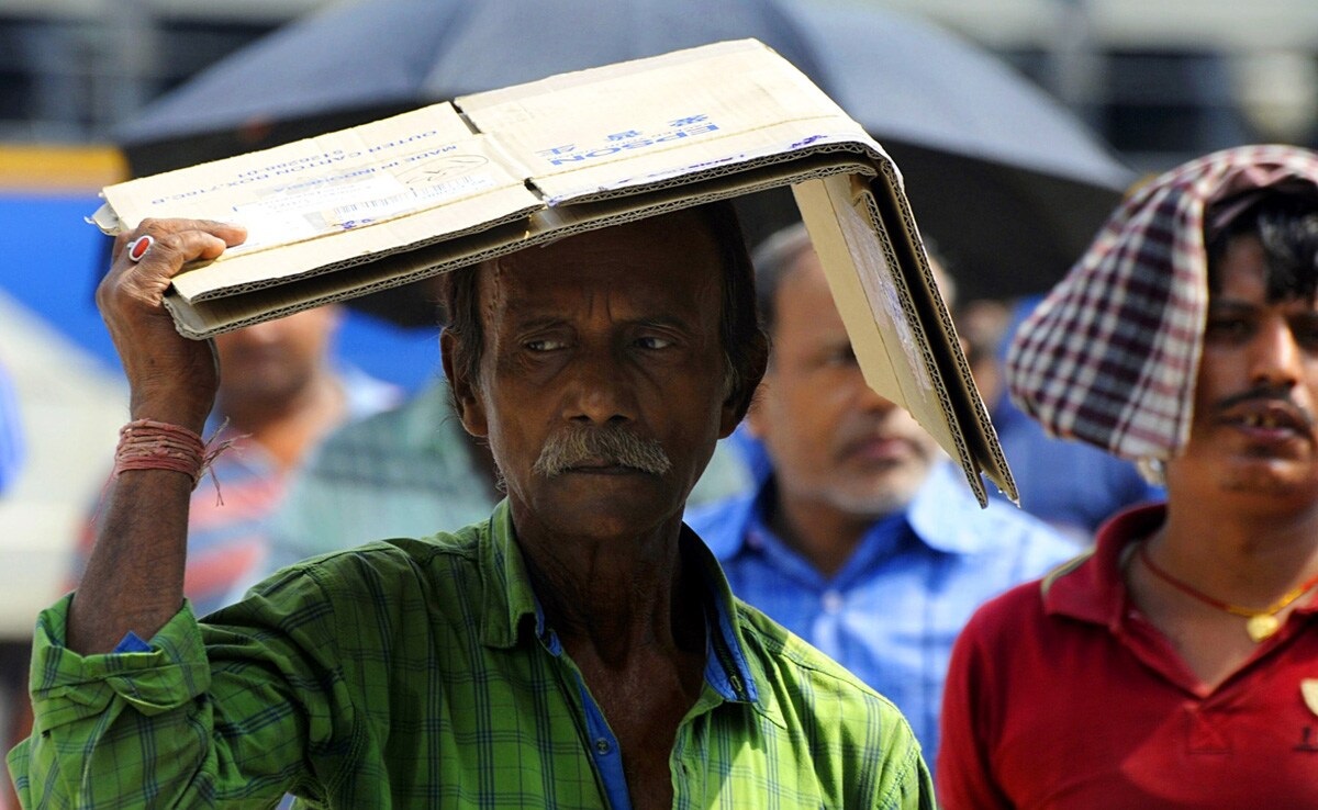 Rajasthan Weather Update: फलोदी-जैसलमेर में पारा 45 पार, मौसम विभाग ने जारी किया अलर्ट, इस दिन होगी झमाझम बारिश