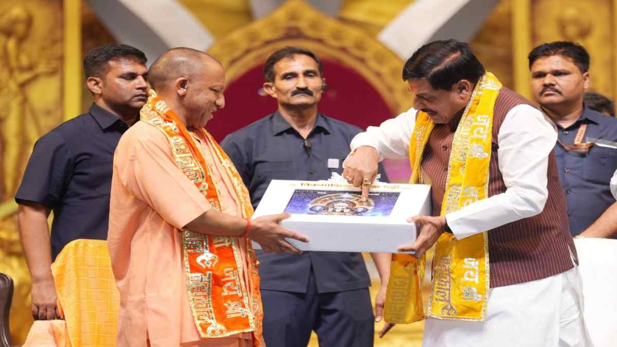 वाराणसी का रोम-रोम हुआ रोमांचित: दर्शकों ने देखा कैसा था सम्राट विक्रमादित्य का सुशासन, CM डॉ. मोहन, UP के मुख्यमंत्री योगी आदित्यनाथ ने किया महानाट्य का शुभारंभ