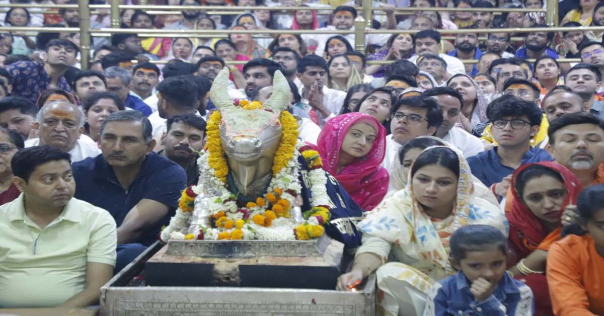 महाकाल की शरण में टीवी स्टार सुहासी धामी: भस्म आरती में हुई भावविभोर, दर्शन कर लिया भगवान महाकालेश्वर का आशीर्वाद