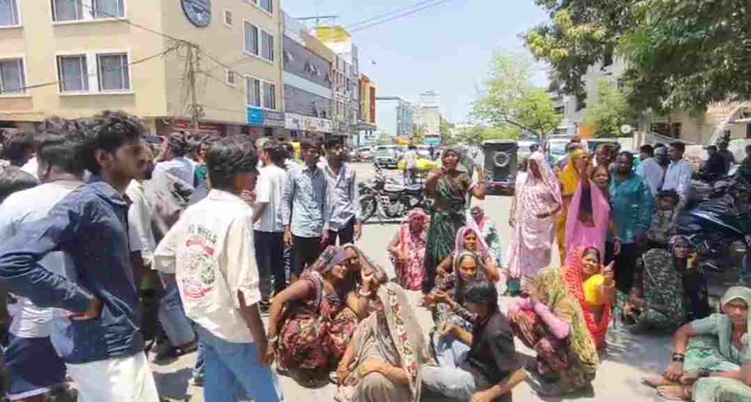 संदिग्ध हालात में युवक की मौत: परिजनों ने लगाया हत्या का आरोप, शव लेकर पहुंचे थाने किया चक्का जाम 