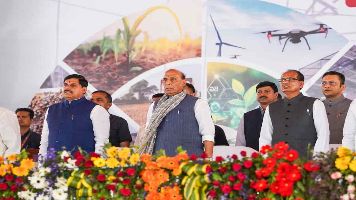 Unnat Krishi Mahotsav: किसानों को दिखा बीज से बाजार का रास्ता, रक्षा मंत्री राजनाथ ने कहा- लगन के साथ प्रदेश को आगे बढ़ा रहे सीएम डॉ. मोहन यादव