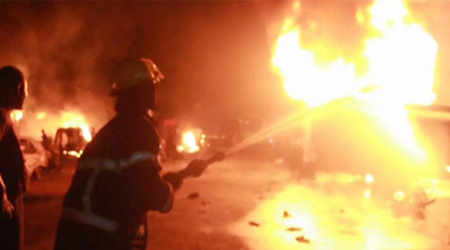 पटाखा फैक्ट्री में भीषण धमाका, इमारत गिरी; 18 वर्षीय युवक की मौत, एक लड़की घायल