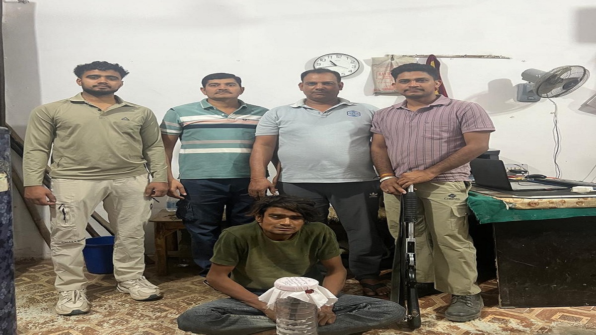 नूंह पुलिस का एक्शन: अवैध हथियार के साथ पकड़ा गया वांछित अपराधी, गोकसी मामले में भी थी तलाश