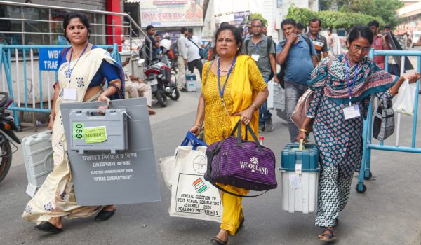 बंगाल में मतदान खत्म, टूटे पिछले सारे रिकॉर्ड : ममता बनर्जी बोलीं- कुर्सी का मोह नहीं बस दिल्ली में बीजेपी सरकार का अंत चाहती हूं…