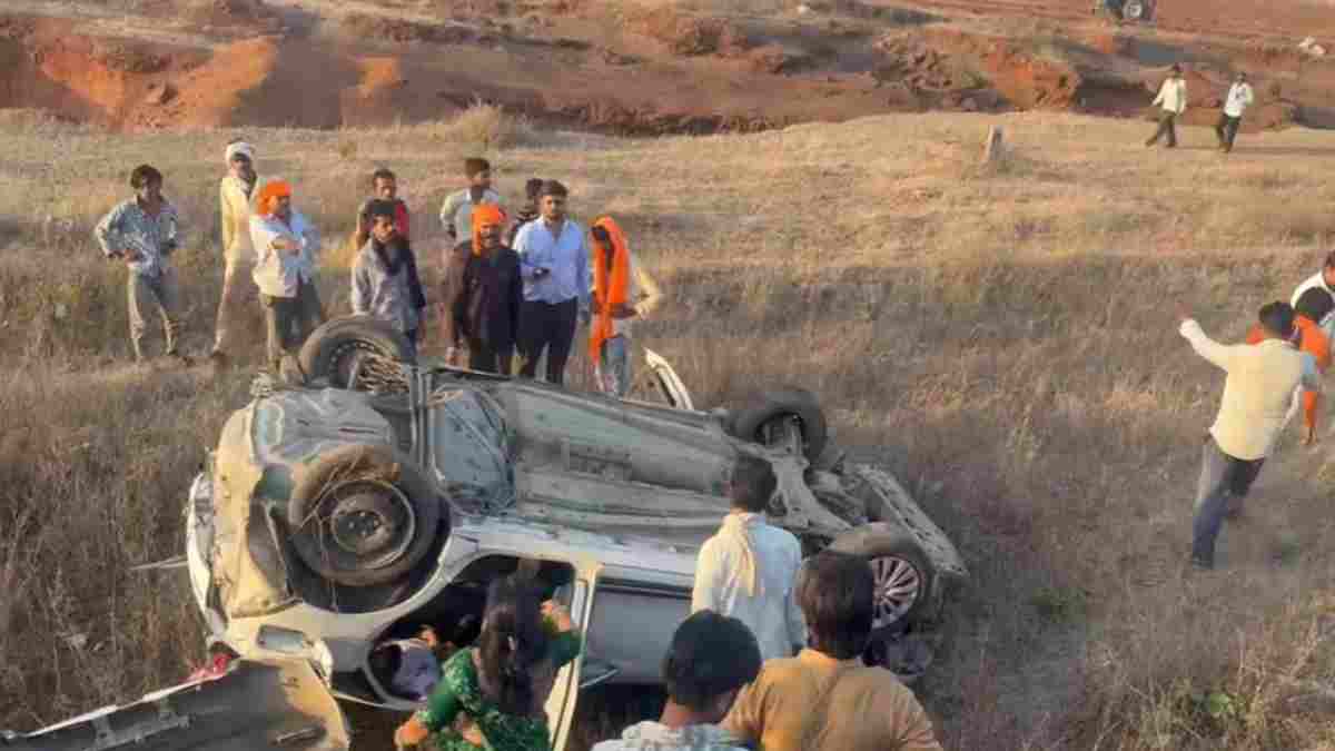 मातम में बदली शादी की खुशियां: बाराती कार को ट्राले ने मारी टक्कर, भीषण हादसे में 2 की मौत, मची चीख-पुकार