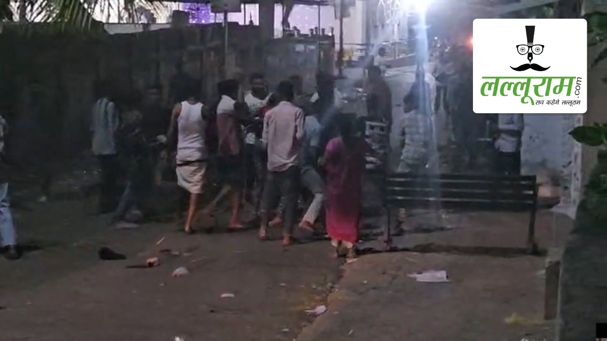 दो पक्षों के बीच हिंसक झड़प: तलवार और ईंट-पत्थर से एक-दूसरे पर किया हमला, 5 घायल, 2 की हालत गंभीर