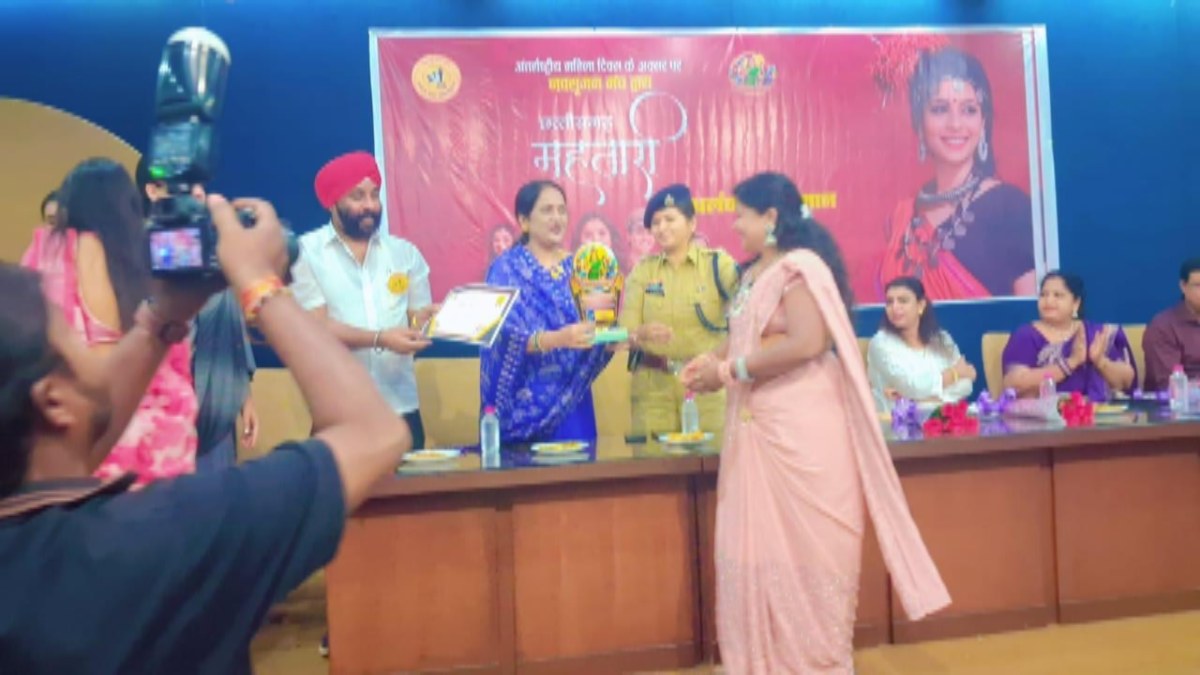 साइक्लिंग में उत्कृष्ट प्रदर्शन : रजनी सिंह कंवर को मिला ‘छत्तीसगढ़ महतारी अलंकरण सम्मान 2026’