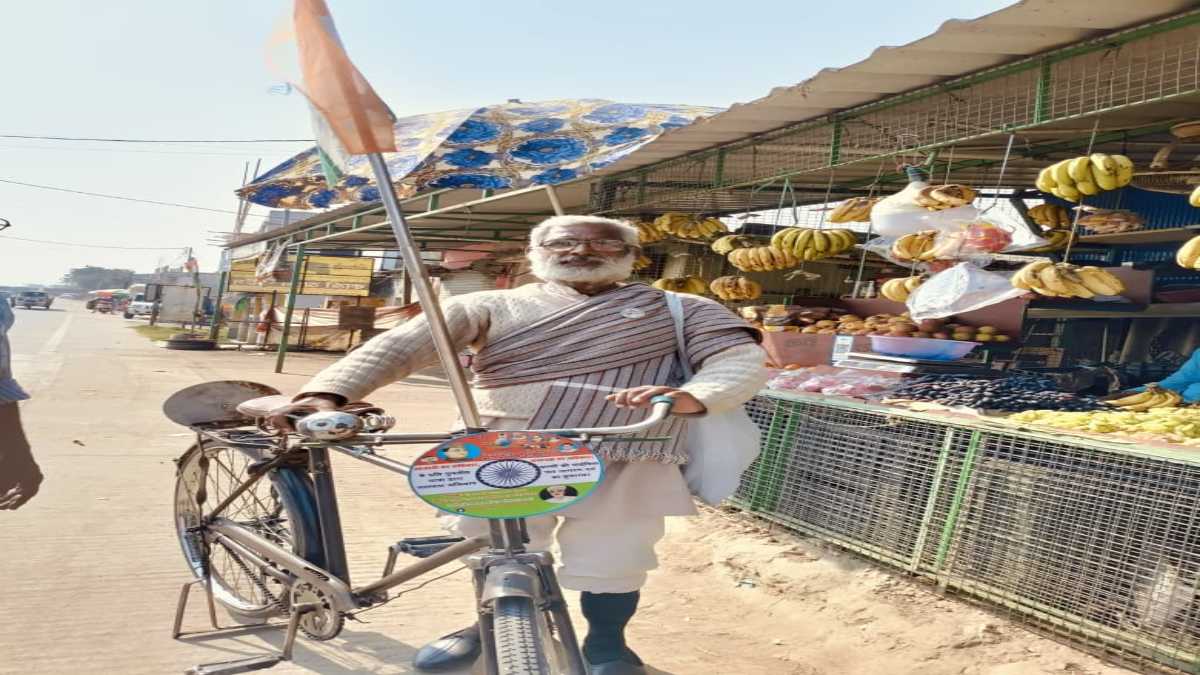 Exclusive: सिस्टम पर साइकिल से वार ‘सेनानियों के नाम पर राजनीति बंद करो’, किसान की देशव्यापी यात्रा ने खड़े किए बड़े सवाल, सम्मान दिलाने बलिया से शुरू की यात्रा