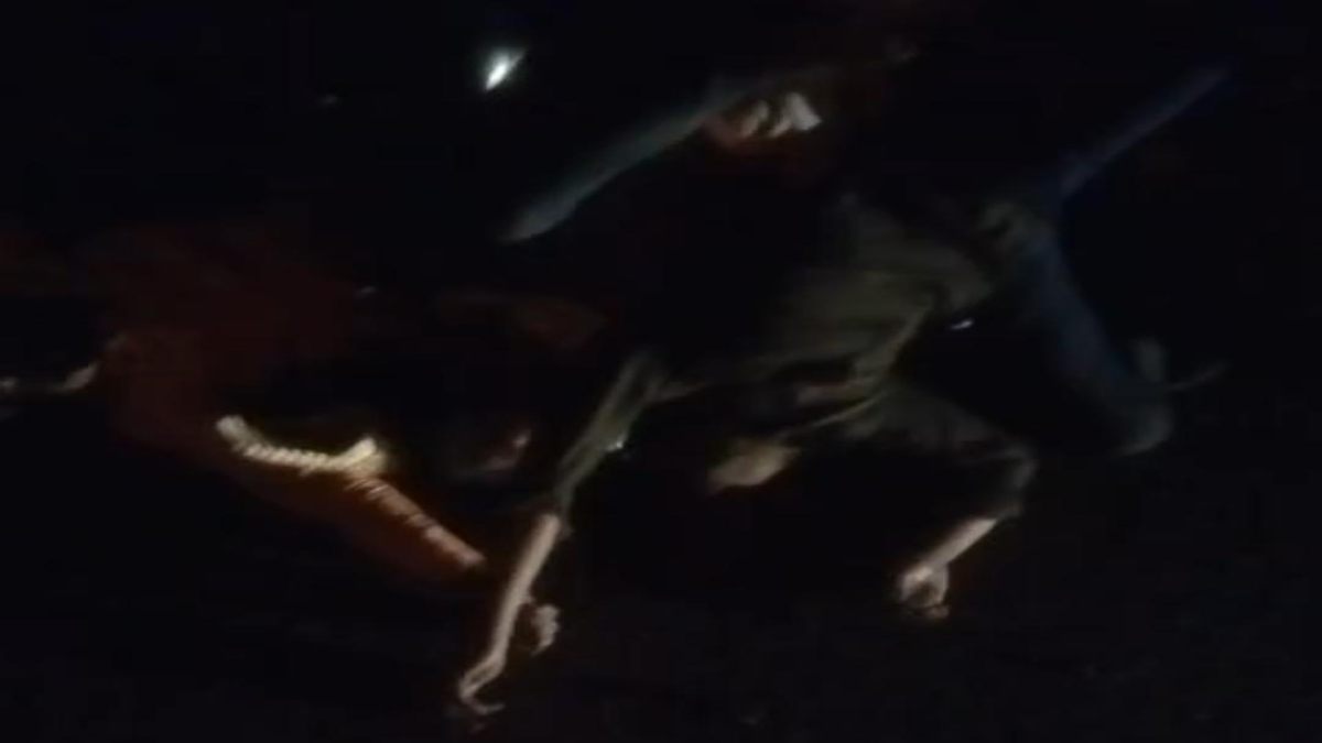 सिंगरौली सड़क हादसे में 2 मौत 1 गंभीरः देर रात तेज रफ्तार हाइवा ने मचाया कहर, गुस्साए लोगों ने सड़क पर लगाया जाम