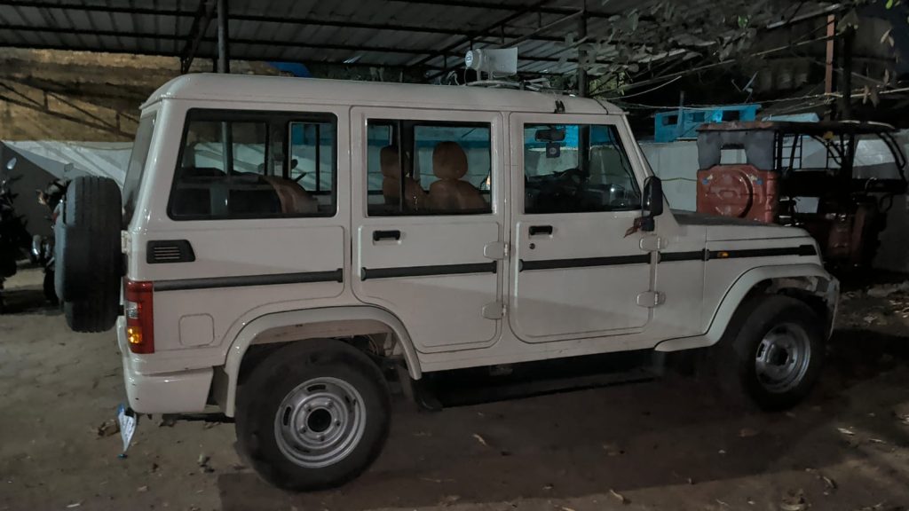 गांजा जब्त करने पहुँची पुलिस की गाड़ी चुराकर फरार हुआ चोर, मोबाइल लोकेशन से हुआ गिरफ्तार