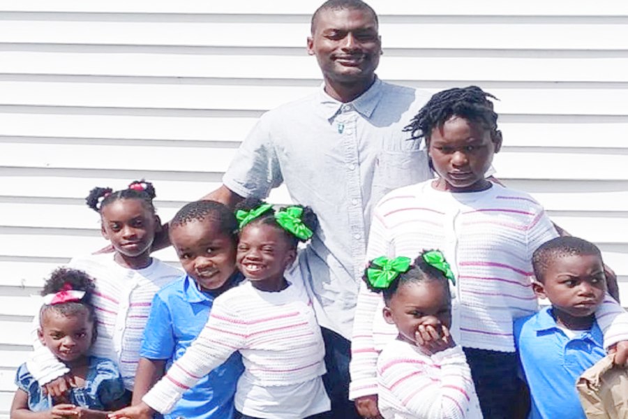 अमेरिका में शख्स ने अपने बच्चों सहित 8 बच्चों की गोली मारकर की हत्या : सभी की उम्र 1 से 11 साल थी, पत्नी को भी गोली मारी; हालत गंभीर