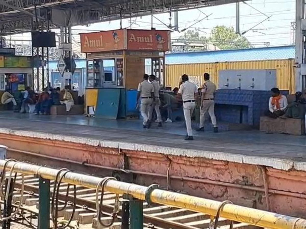 बम की धमकी से हड़कंप: अंबाला और रेवाड़ी रेलवे स्टेशन उड़ाने की चेतावनी, सुरक्षा एजेंसियां हाई अलर्ट पर