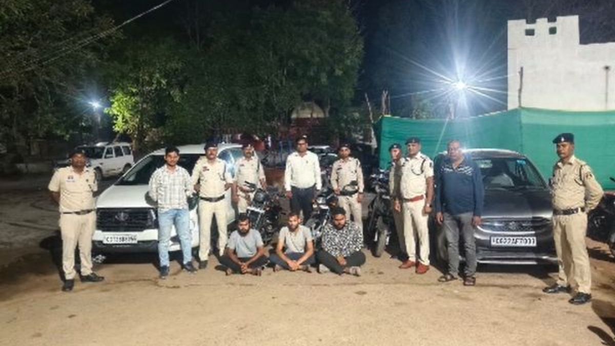 बैंक फ्रॉड का पर्दाफाश : अंतरजिला गिरोह के 3 आरोपी गिरफ्तार, बैंककर्मियों से साठगांठ कर होल्ड खातों से निकाले थे 31 लाख रुपये