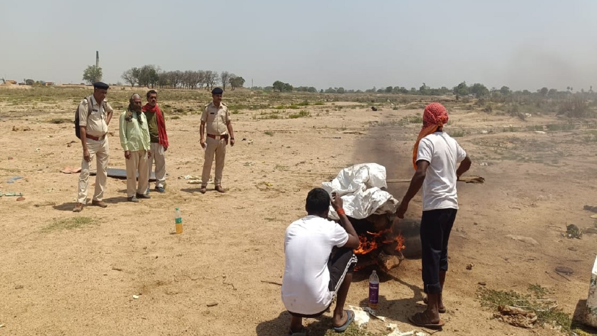 सिर कटी महिला के शव की नहीं हो सकी पहचान, 72 घंटे बाद पुलिस ने किया अंतिम संस्कार