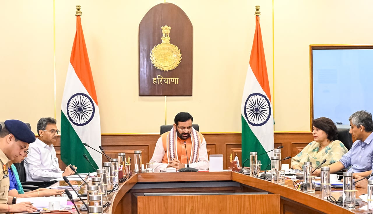 नकल माफियाओं पर CM सैनी का ‘हंटर’! HCS और NEET परीक्षा के लिए DC-SP को सीधी चेतावनी, बोले- ‘पारदर्शिता से समझौता किया तो खैर नहीं’