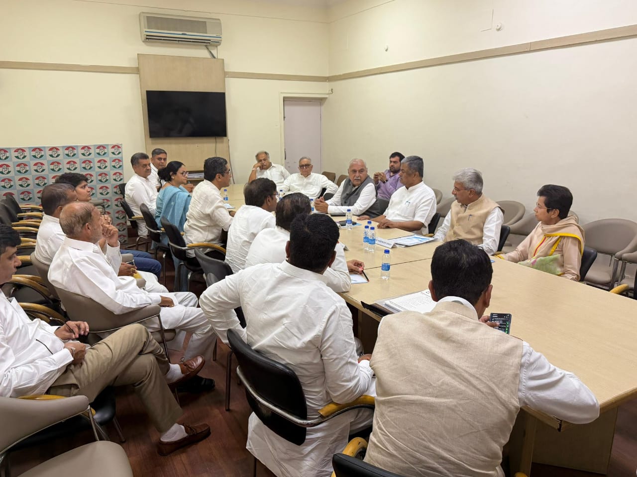 हरियाणा नगर निकाय चुनाव: कांग्रेस की हाईलेवल बैठक, जीत के लिए बनाई रणनीति