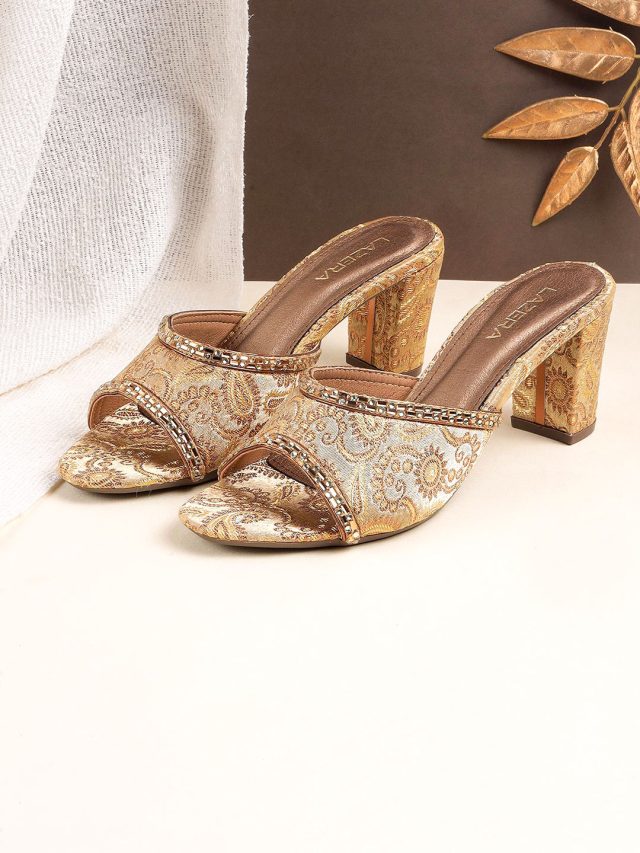 वेडिंग से पार्टी तक के लिए परफेक्ट चॉइस है गोल्ड फुटवियर, यहां देखें डिजाइंस