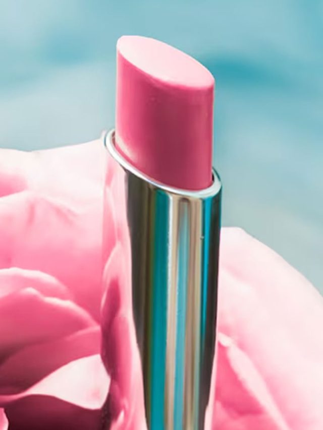 गर्मी में खिल उठेगा आपका लुक, ट्राई करें ये ट्रेंडी लिपस्टिक शेड्स