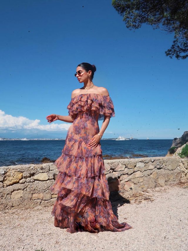 समर में लगना है फैशनेबल तो, खुशी कपूर के इन स्टाइलिश आउटफिट्स से लें इंस्पिरेशन