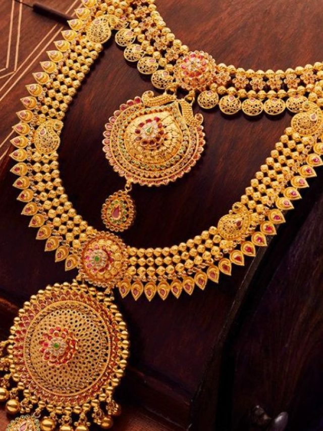 सोना ₹1200 हुआ सस्ता, चांदी की कीमत भी हुई कम; चेक करें लेटेस्ट रेट