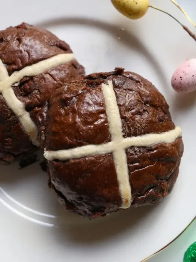 Good Friday 2026: गुड फ्राइडे पर क्यों बनाए जाते हैं Hot Cross Buns