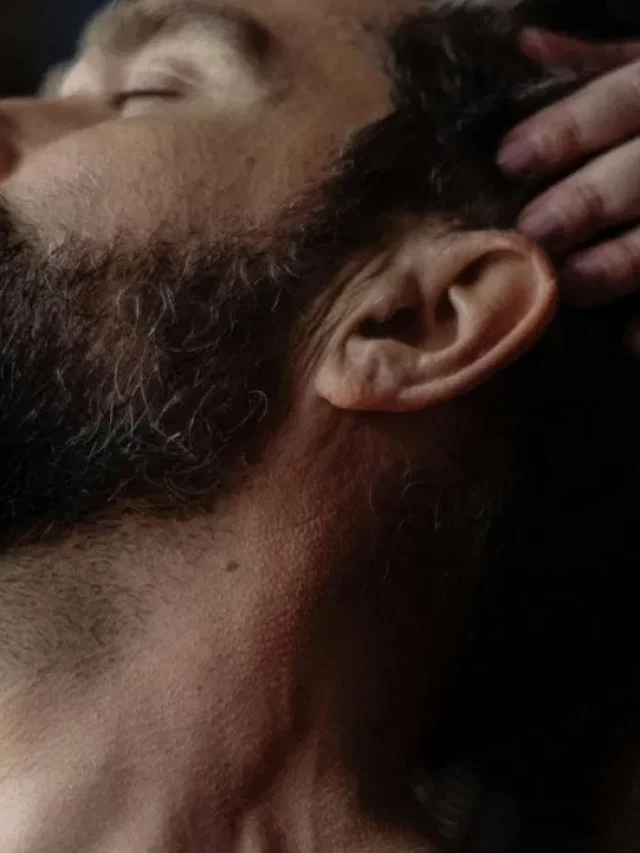 Hair Care Tips: क्या बार-बार सिर में मालिश से कमजोर हो जाते हैं बाल? जानिये