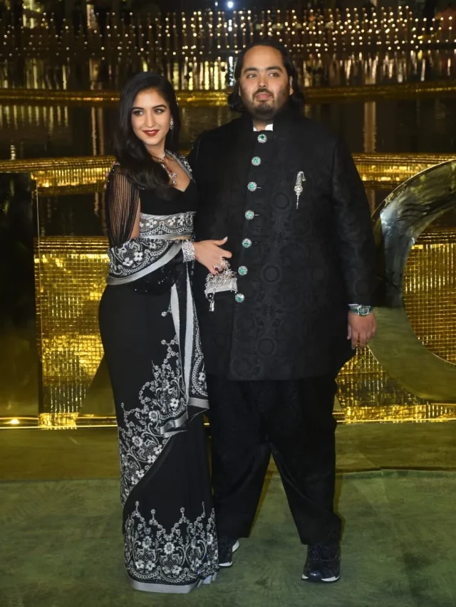 अनंत अंबानी के बर्थडे पर बीवी राधिका ने लुटाया प्यार, Kiss कर रोमांटिक अंदाज में पति को किया विश