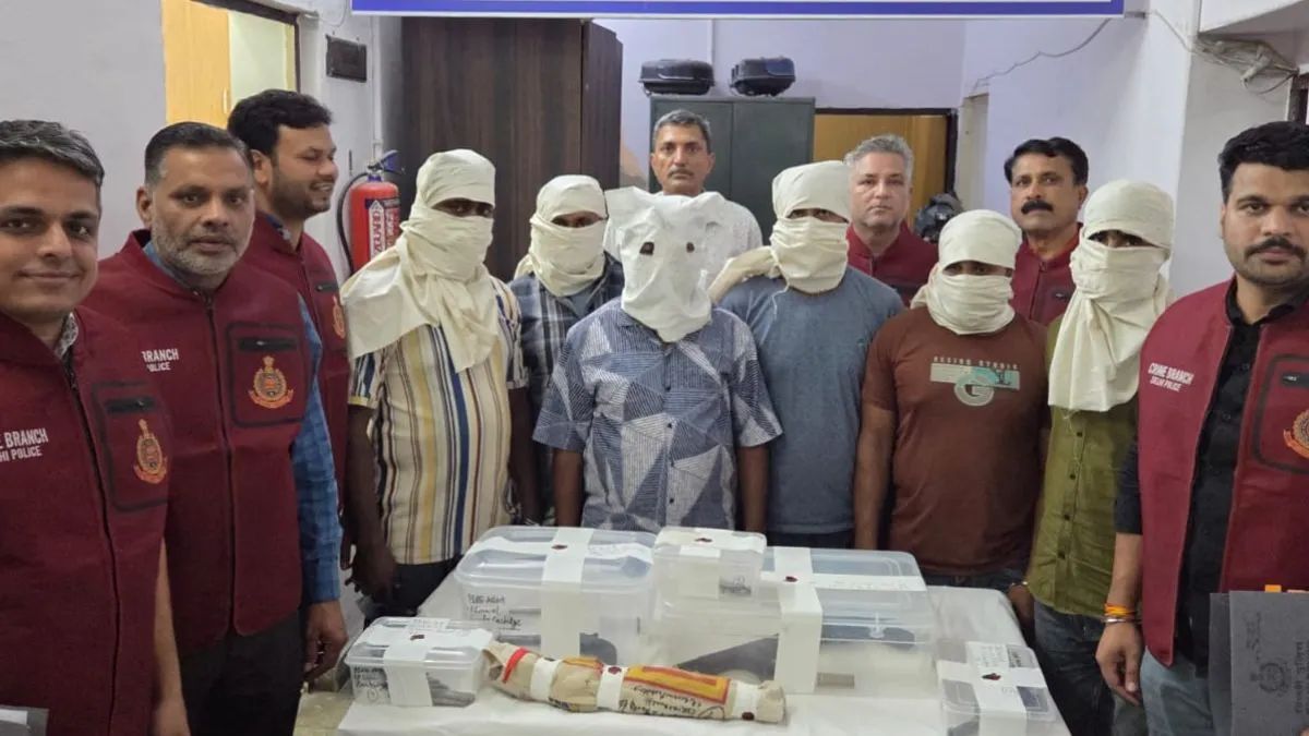 दिल्ली में क्राइम ब्रांच की बांग्लादेशियों डकैतों से मुठभेड़, पकड़े गए 6 लोग ; पिस्टल, कारतूस और चाकू किए बरामद