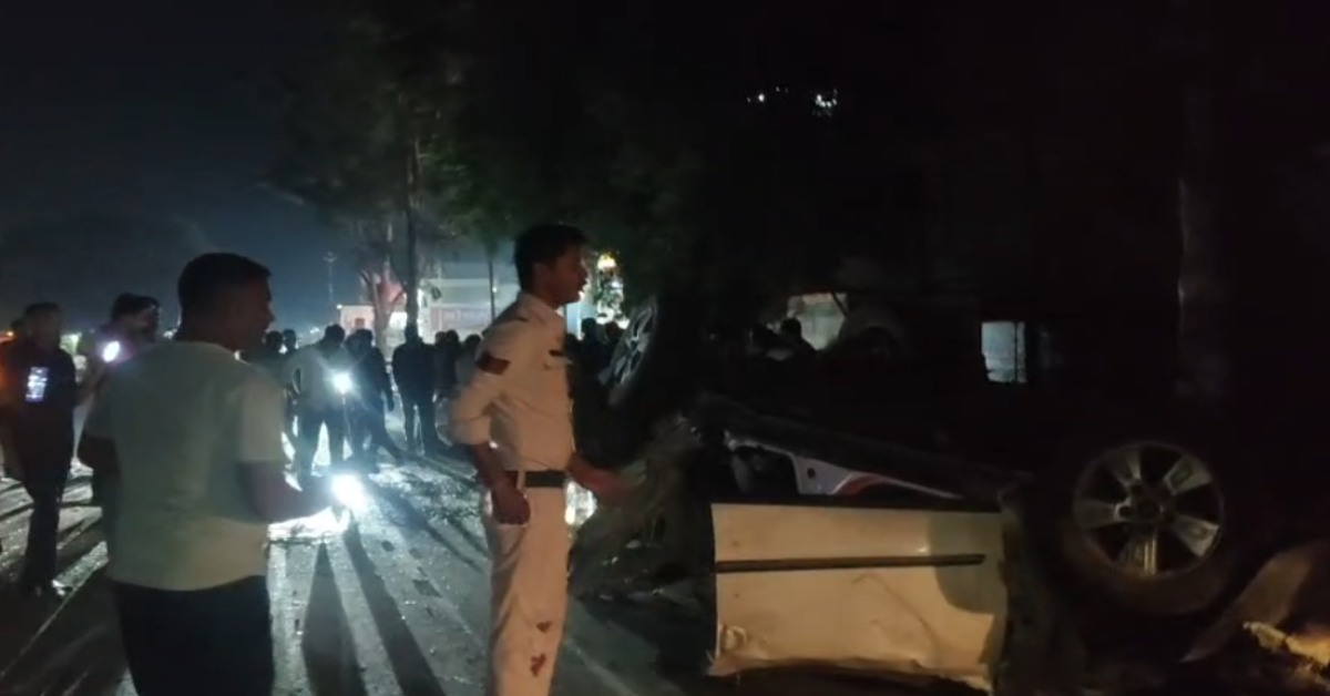 देवास में देर रात भीषण हादसा: 2 भाइयों समेत 3 लोगों की मौत, इधर शहडोल में पिकअप में लगी आग