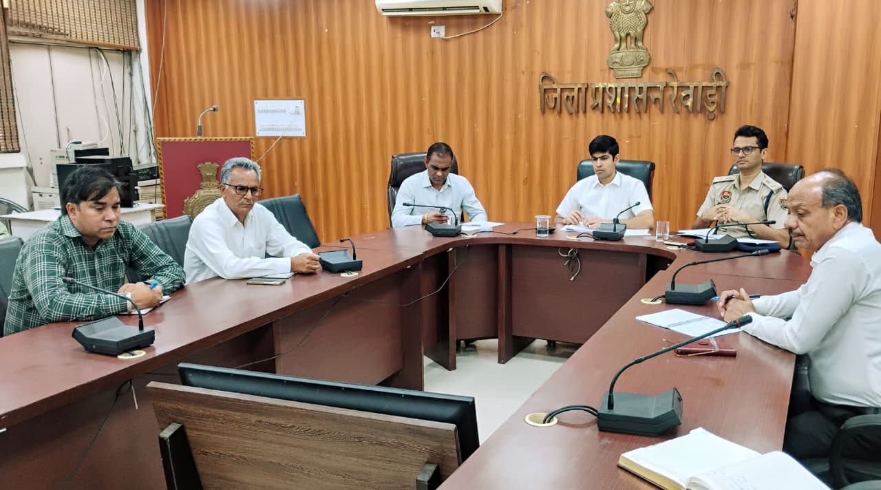 NEET परीक्षा का ‘सुपर-प्लान’ तैयार: केंद्रों पर तैनात होगी पुलिस, DC अभिषेक मीणा ने संभाली ग्राउंड जीरो की कमान