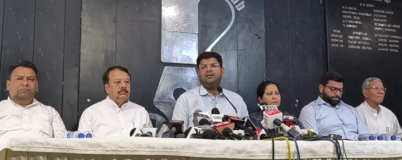 GJU विवाद पर दुष्यंत चौटाला का बड़ा हमला: जानलेवा हमला प्लांड, पुलिस सरकार के दबाव में