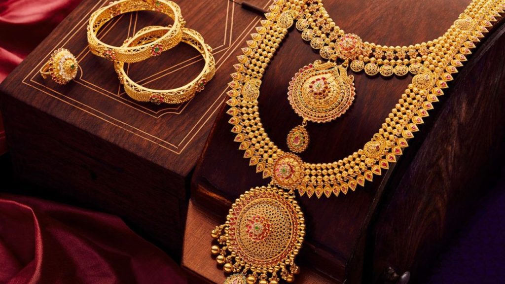 gold-and-silver-price-1479649656