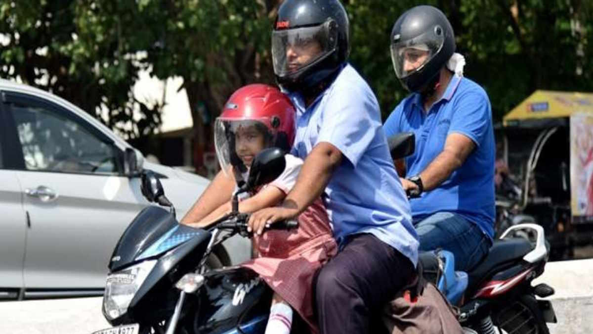 सुरक्षा जरूरी: दो पहिया चालकों के साथ-साथ सहयात्री के लिए भी हेलमेट पहनना अनिवार्य, जारी हुआ पत्र….