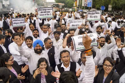 जालंधर बार एसोसिएशन की हड़ताल: वकीलों ने बंद रखा काम, पुलिस कार्रवाई पर उठाए सवाल