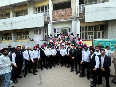 फतेहगढ़ साहिब में वकीलों की ‘कलम छोड़’ हड़ताल, हत्या मामले में कार्रवाई न होने पर रोष