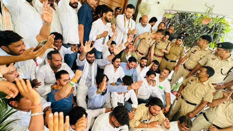 हिसार विवाद: पूर्व डिप्टी CM दुष्यंत और दिग्विजय चौटाला को SIT का नोटिस, CIA मामले में मांगा जवाब