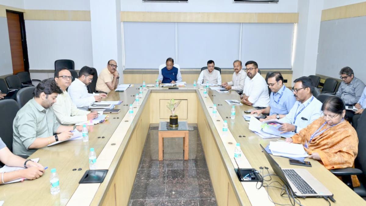 श्रमिकों के सशक्तिकरण की दिशा में बड़ा कदम : सीएम साय ने लॉन्च किया ई-श्रम साथी एप, अब घर बैठे श्रमिकों को मिलेगी रोजगार की जानकारी