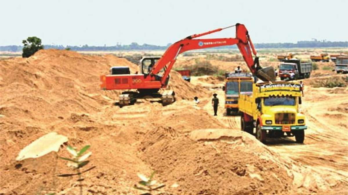 खारंग नदी क्षेत्र में हादसे पर प्रशासन सख्त : ट्रैक्टर पलटने की घटना पर वाहन मालिक के खिलाफ FIR दर्ज, अवैध उत्खनन रोकने बढ़ाई गई निगरानी