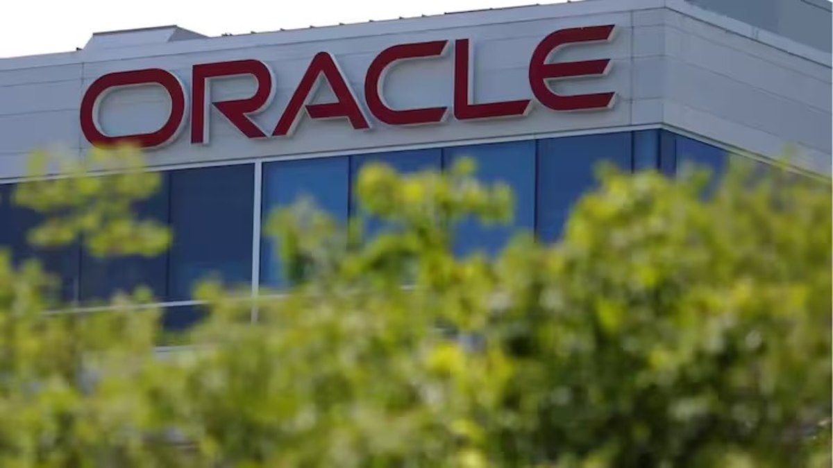 Oracle Layoffs : अमेरिकी कंपनी ने 30,000 लोगों की छीनी नौकरी, इनमें 12,000 भारतीय भी, एक ईमेल से सब खत्म !